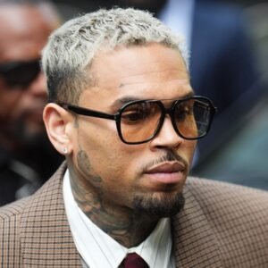 USA: Chris Brown popiera ďalšie obvinenia po údajnom útoku fľašou v londýnskom k...
