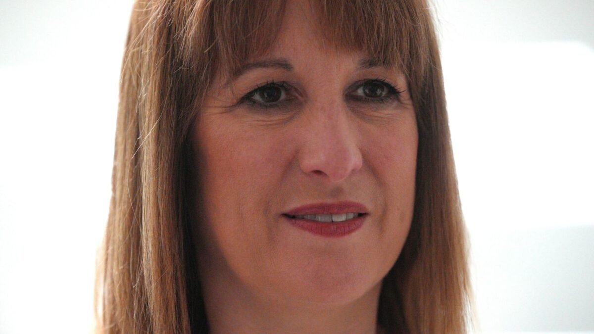 UK: Rachel Reeves bude ‚samozrejme‘ o šesť mesiacov ministerkou financí, hovorí blízky spojenec Starmera
