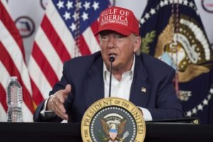 Donald Trump navštívil nové centrum pre migrantov Aligátorí Alcatraz