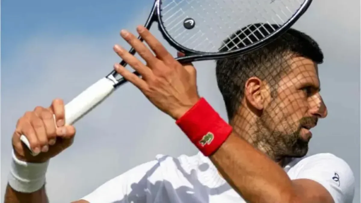Pozri: Novak Djokovic trénuje s kolenou ortézou vo Wimbledone.