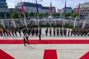 Na Deň otvorených dverí v prezidentskom paláci prišli davy ľudí.