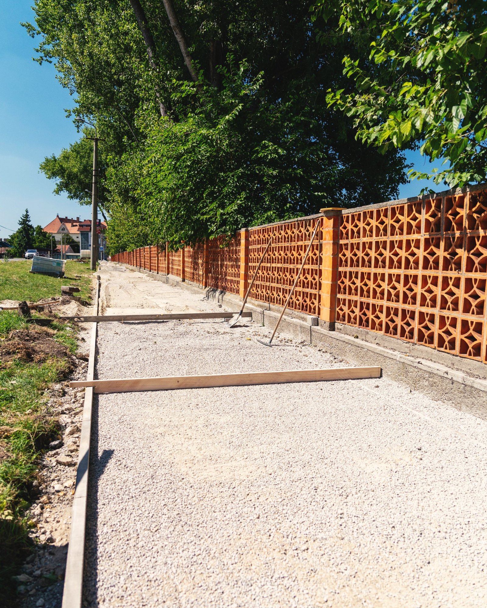 Mesto Skalica: OKOLO ZŠ STRÁŽNICKÁ JE V POSLEDNOM ČASE RUŠNO
