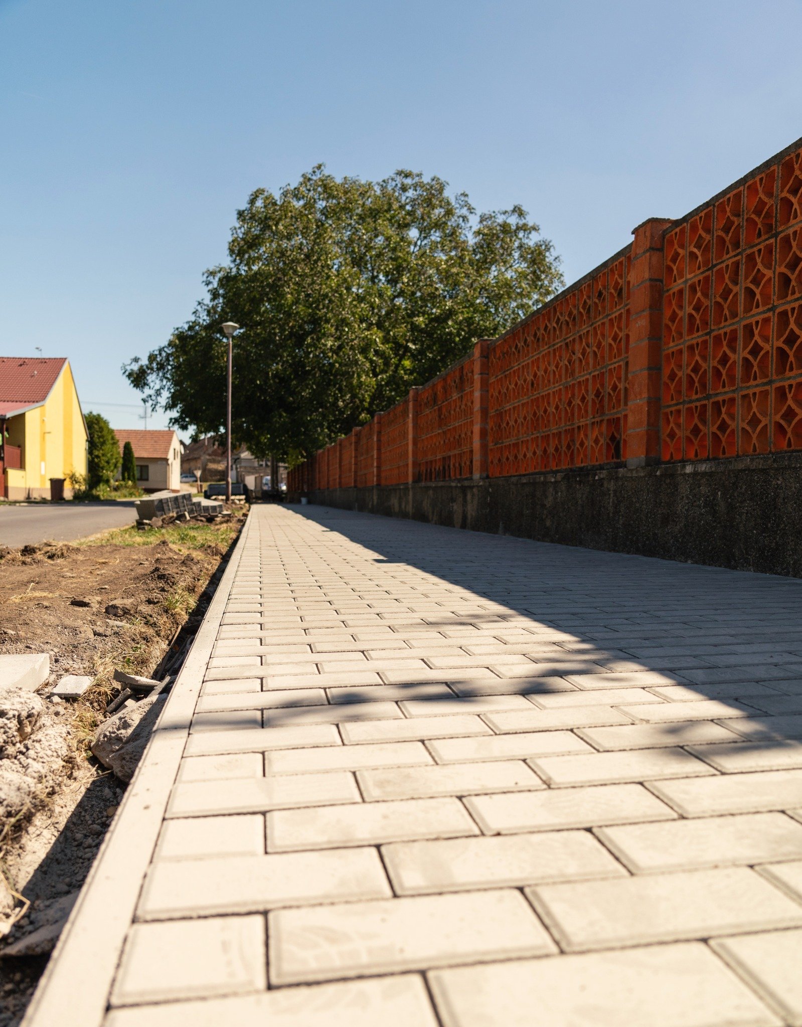 Mesto Skalica: OKOLO ZŠ STRÁŽNICKÁ JE V POSLEDNOM ČASE RUŠNO