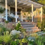 Provizorní dům rodině rozmlouvali. Teď vedle něj staví svůj vysněný domov