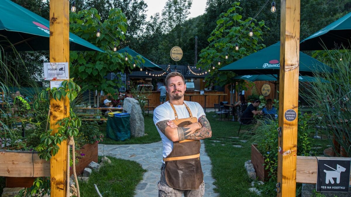 Fantastická štvorka a sladká bodka. Bistro so záhradou má atmosféru, čo sa nedá kúpiť.