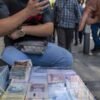 Iránska mena natoľko stratila na hodnote, že Teherán plánuje z rialu odstrániť š...