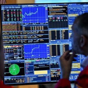 Akciový trh dnes: Futures na Dow rastú pred Powellovým prejavom a maloobchodnými...