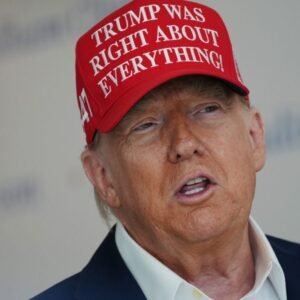 Trump tvrdí, že Intel súhlasil s tým, že vláde odovzdá 10 % výrobcu čipov. &#822...