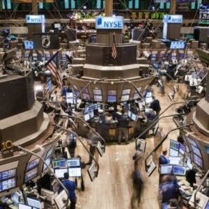 Wall Street je rozdelená v názoroch, či je imigrácia príčinou spomalenia náboru ...