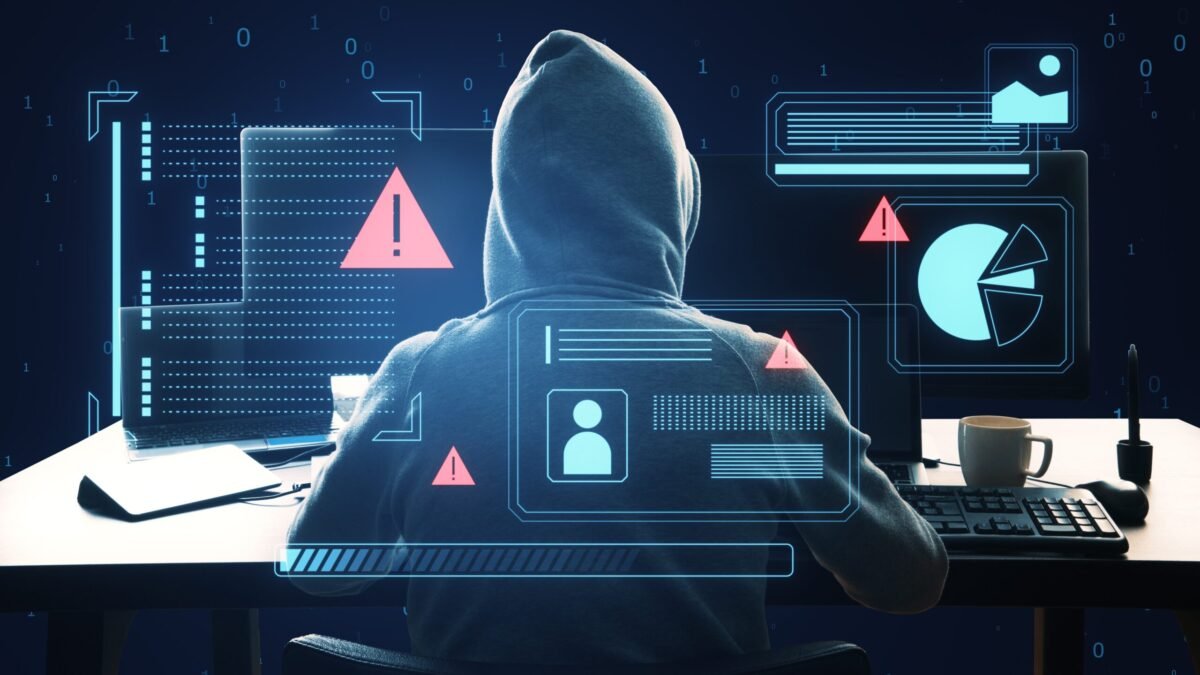 Haker tvrdí, že stiahol dáta o všetkých 270 000 zamestnancoch Intelu.