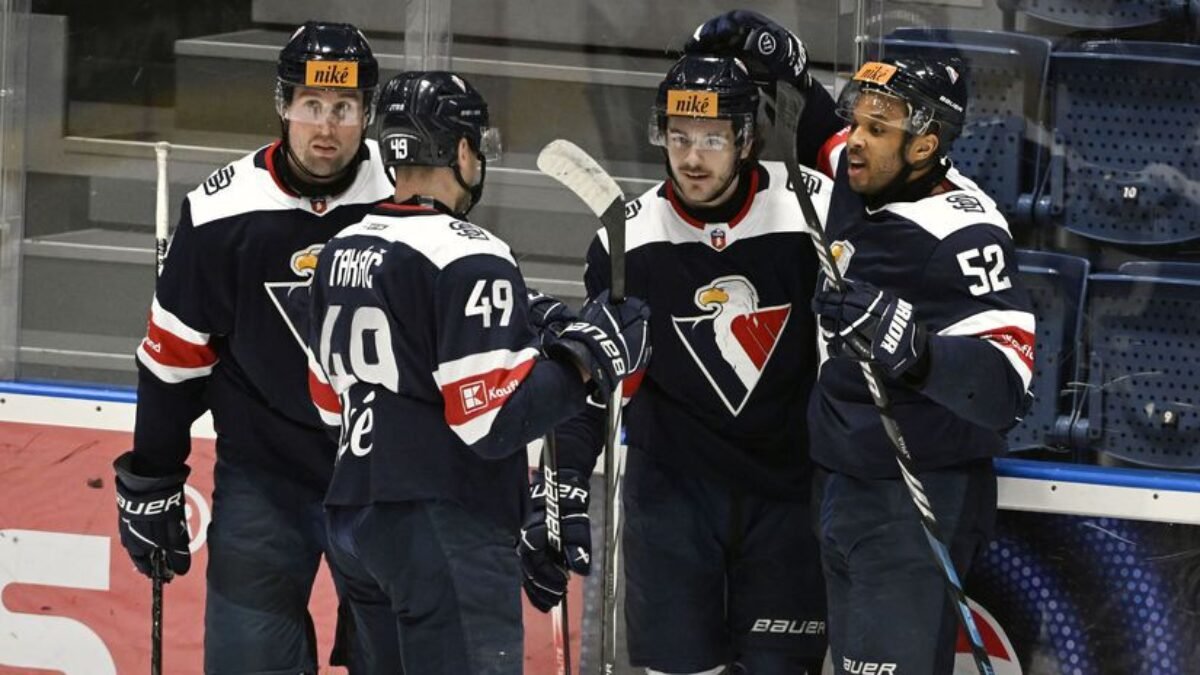 Hokejový Slovan rozdrvil Rakúšanov, Elson strelil štyri góly Hokejový Slovan rozdrvil Rakúšanov, Elson strelil štyri góly