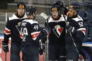 Hokejový Slovan rozdrvil Rakúšanov, Elson strelil štyri góly