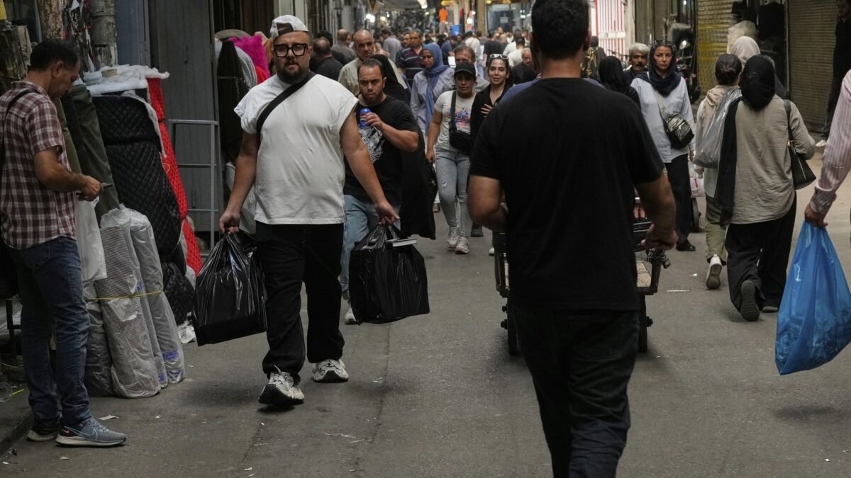 Irán: Za krádež zlata a šperkov amputovali trom mužom ruky.