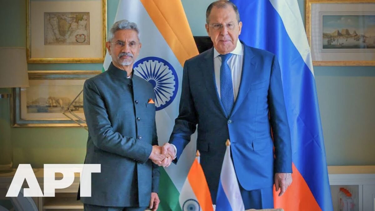 Lavrov víta indického ministra zahraničných vecí a zdôrazňuje vyvážený prístup v globálnych záležitostiach.