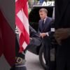 Macron pricestoval do Bieleho domu pred dôležitými rokovaniami Trumpa a Zelenské...