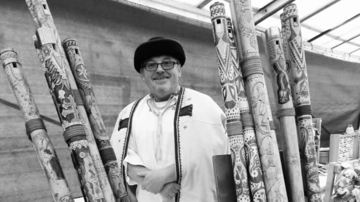 Mesto Považská Bystrica: Do večnosti odišiel Jozef Pobočík st., významný folklorista, hudobník a výrobca rífových píšťaliek a umeleckých fujár, ktorý svojím talentom preslávil nielen náš región, ale aj celé Slovensko. Pochádz