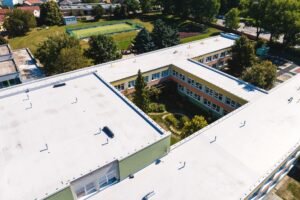 Mesto Skalica: OKOLO ZŠ STRÁŽNICKÁ JE V POSLEDNOM ČASE RUŠNO