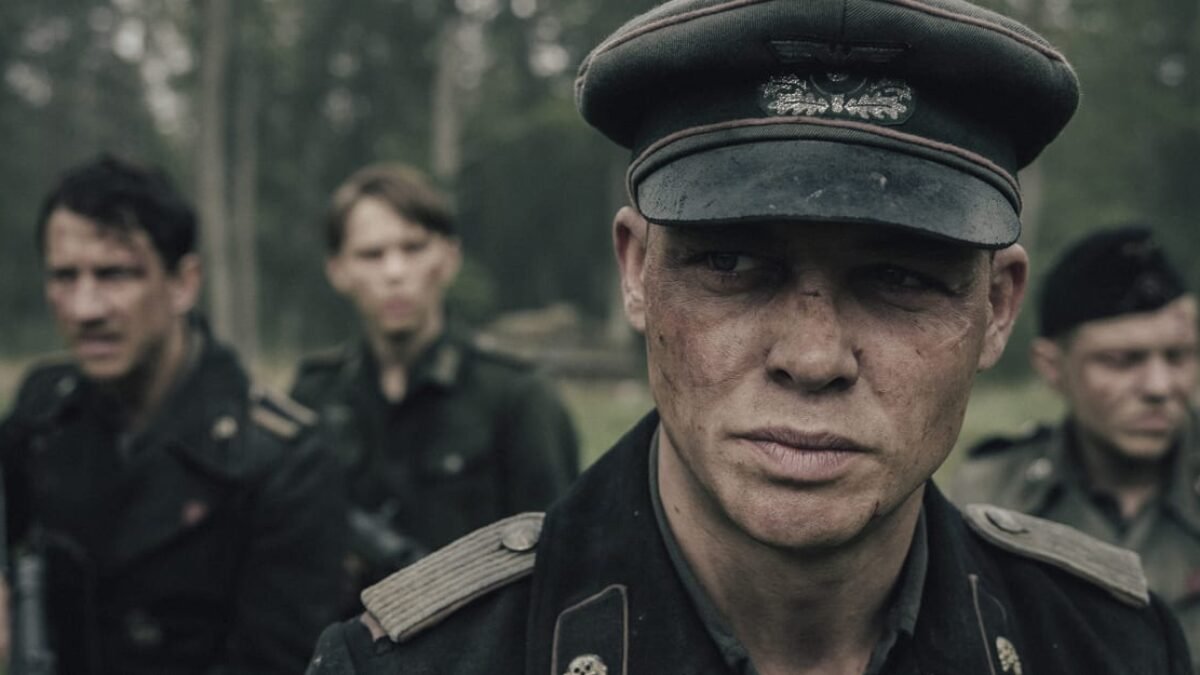 Najočakávanejší vojnový akčný film roka sa natáčal v Česku. V traileri pripomína Železné srdcia s Bradom Pittom.