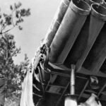 Německý raketomet děsil nepřátele ostrým zvukem. Podívejte se na jeho ničivý útok
