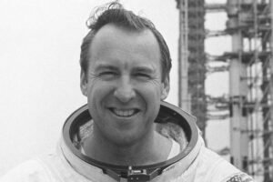 Zomrel astronaut James Lovell.