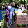 Príbuzní vojnových zajatcov protestujú v Kyjeve a varujú Trumpa pred ústupkami P...