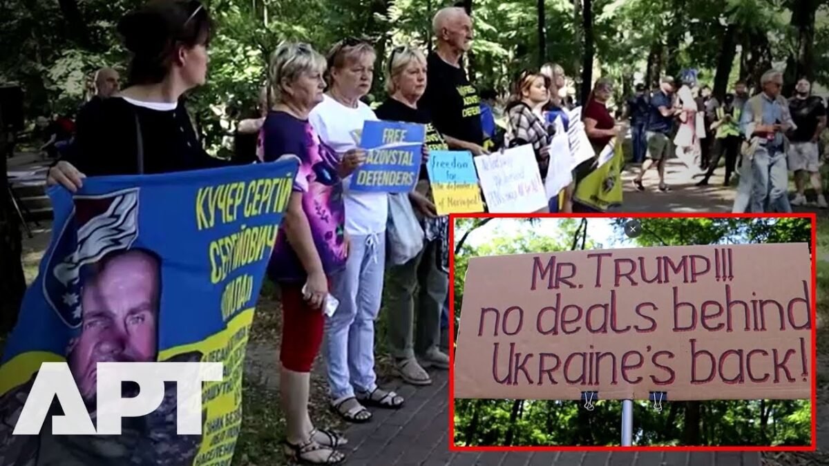 Príbuzní vojnových zajatcov protestujú v Kyjeve a varujú Trumpa pred ústupkami Putinovi.