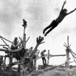 První Woodstock: dva mrtví a blátivé orgie. Přesto sní o tomhle zážitku mnozí i dnes