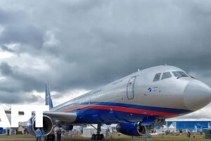 Ruské lietadlo Tupolev pristálo na Aljaške počas sledovaného historického letu.