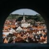 Schiele poburoval susedov kresbami mladých nahotiniek, až ho vyhnali z Krumlova
