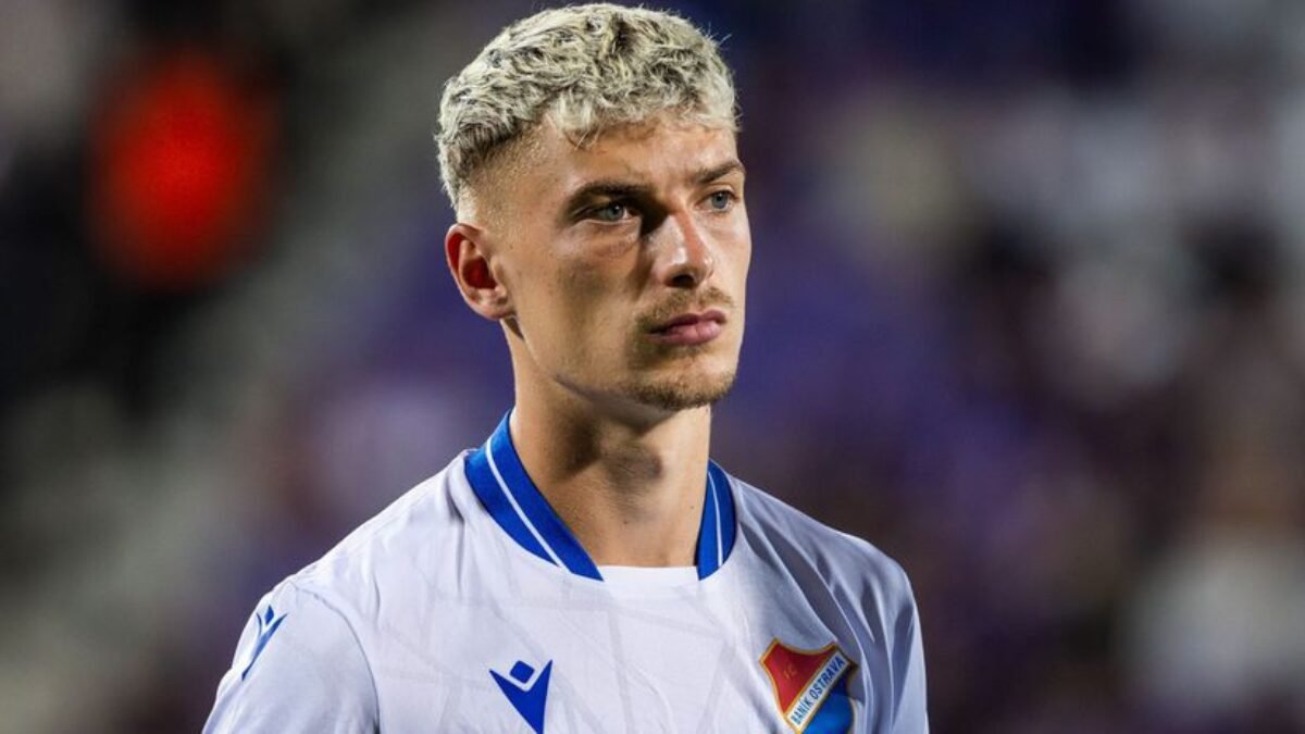 Slovenský talent opúšťa Ostravu, posilní Boženíka v Anglicku Slovenský talent opúšťa Ostravu, posilní Boženíka v Anglicku