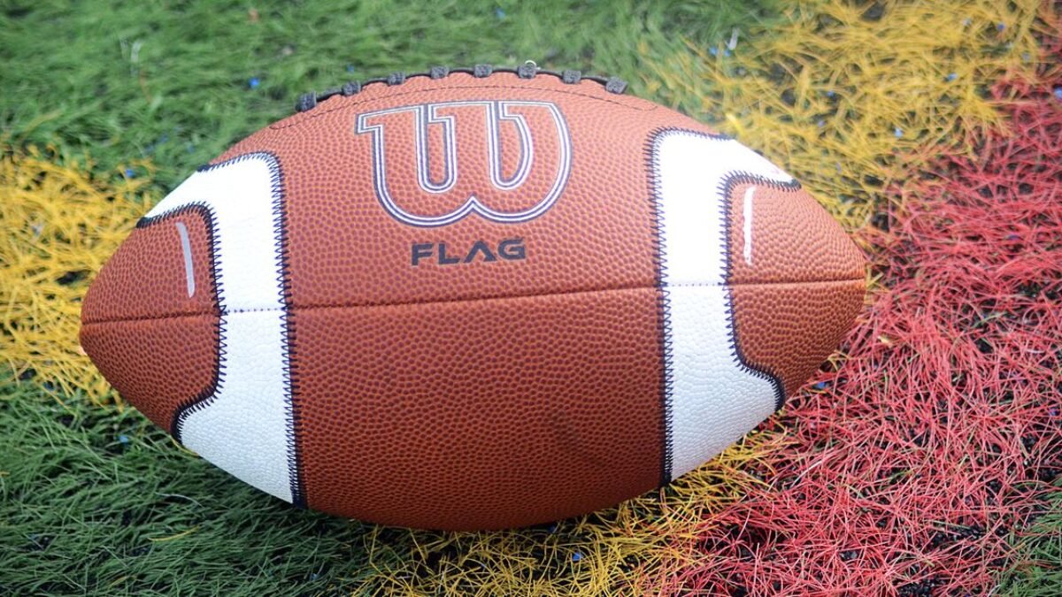Člen Big West Cal Poly je najnovšou NCAA DI školou, ktorá pridáva ženský flag futbal.