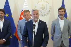 Tlačová konferencia predsedu vlády SR Roberta Fica, členov vlády SR a predstavit...