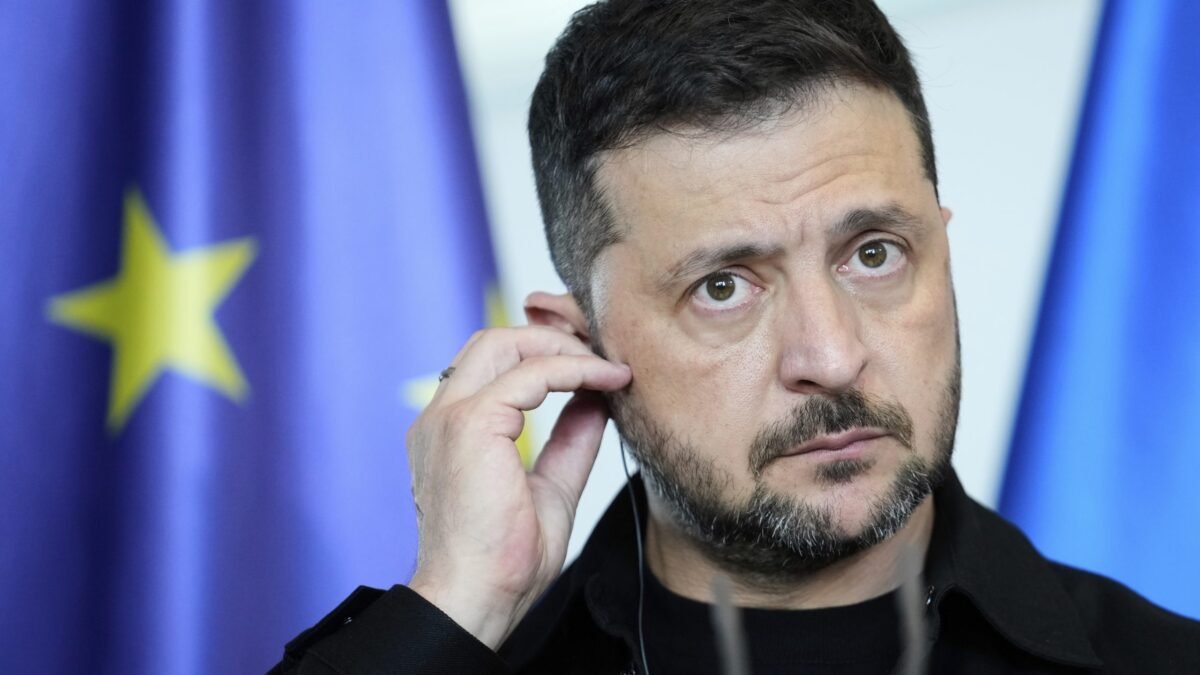 Zelenskyj viní Rusko z ďalších útokov.