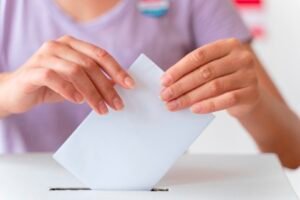 Parlamentné voľby v Moldavsku: Úniky, obvinenia a kríza dôvery