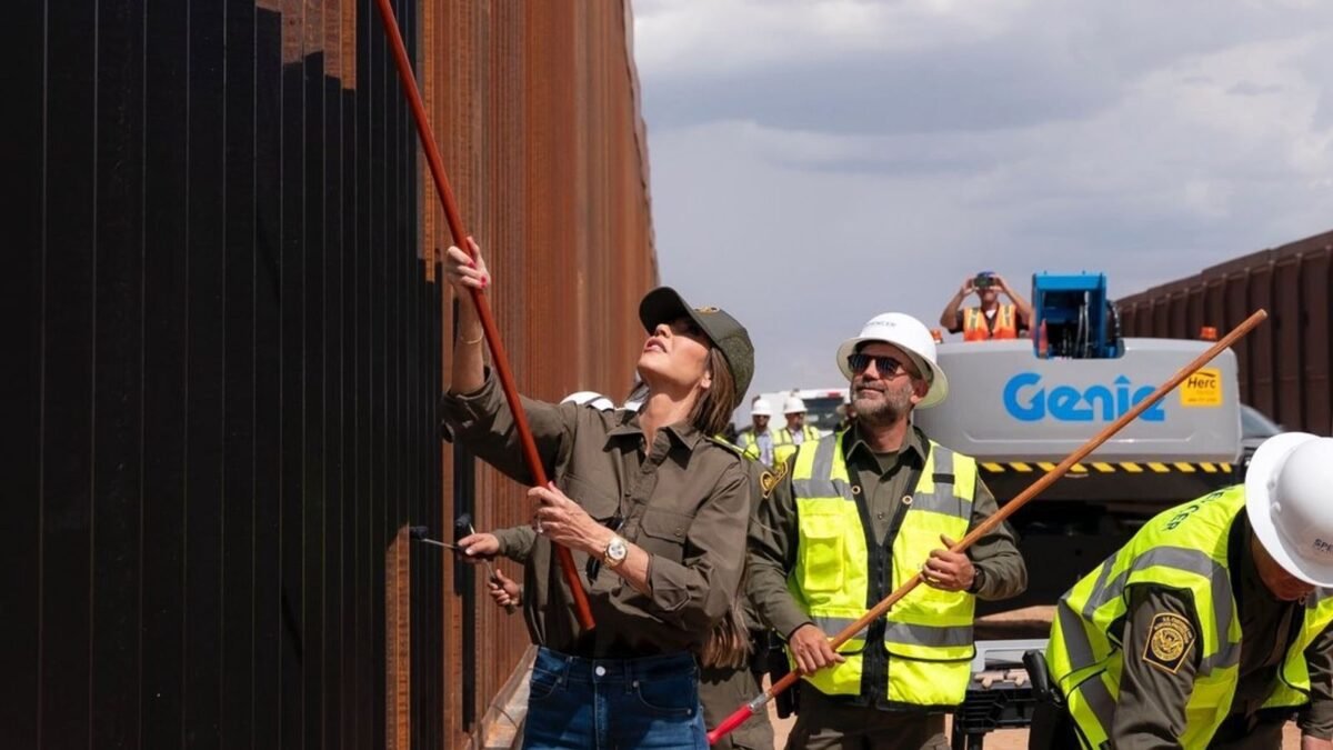 USA: USA tvrdí, že celý južný hraničný múr s Mexikom bude natretý na čierno, aby odradil migrantov