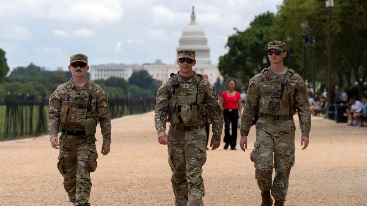 USA: Národná garda začne nosiť strelné zbrane vo Washingtone DC, uviedol predstaviteľ