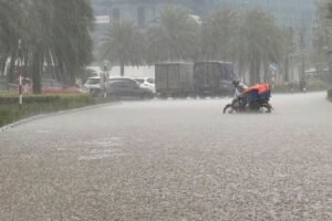 Vietnam: Tajfún Kajiki zabil troch ľudí a viac ako tucet zranil