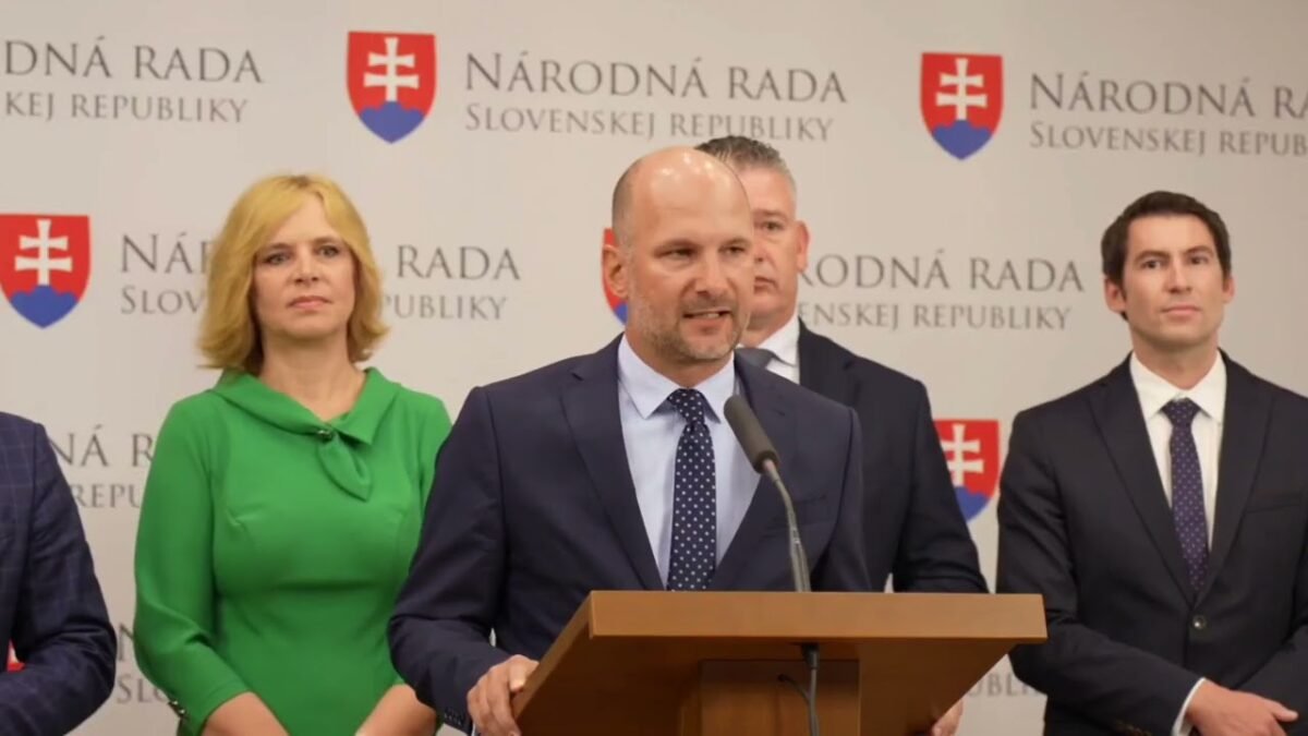 Fico ohrozuje bezpečnosť Slovenska