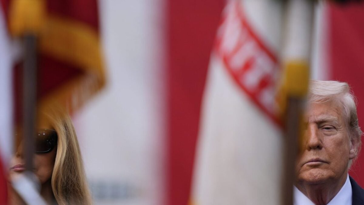 Trump vyzýva NATO, aby prestalo kupovať ruskú ropu a uvalilo na Čínu clá až do výšky 100 %.