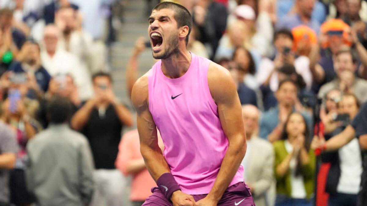 Alcaraz ovládol US Open, Sinnerovi povolil jediný set