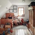 Drátky, retro nábytek i zkouška trpělivosti. Ze staré bouračky vytvořili chalupu snů