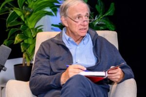 Ray Dalio žiada o „politiku prerozdeľovania“, keď umelá inteligencia...