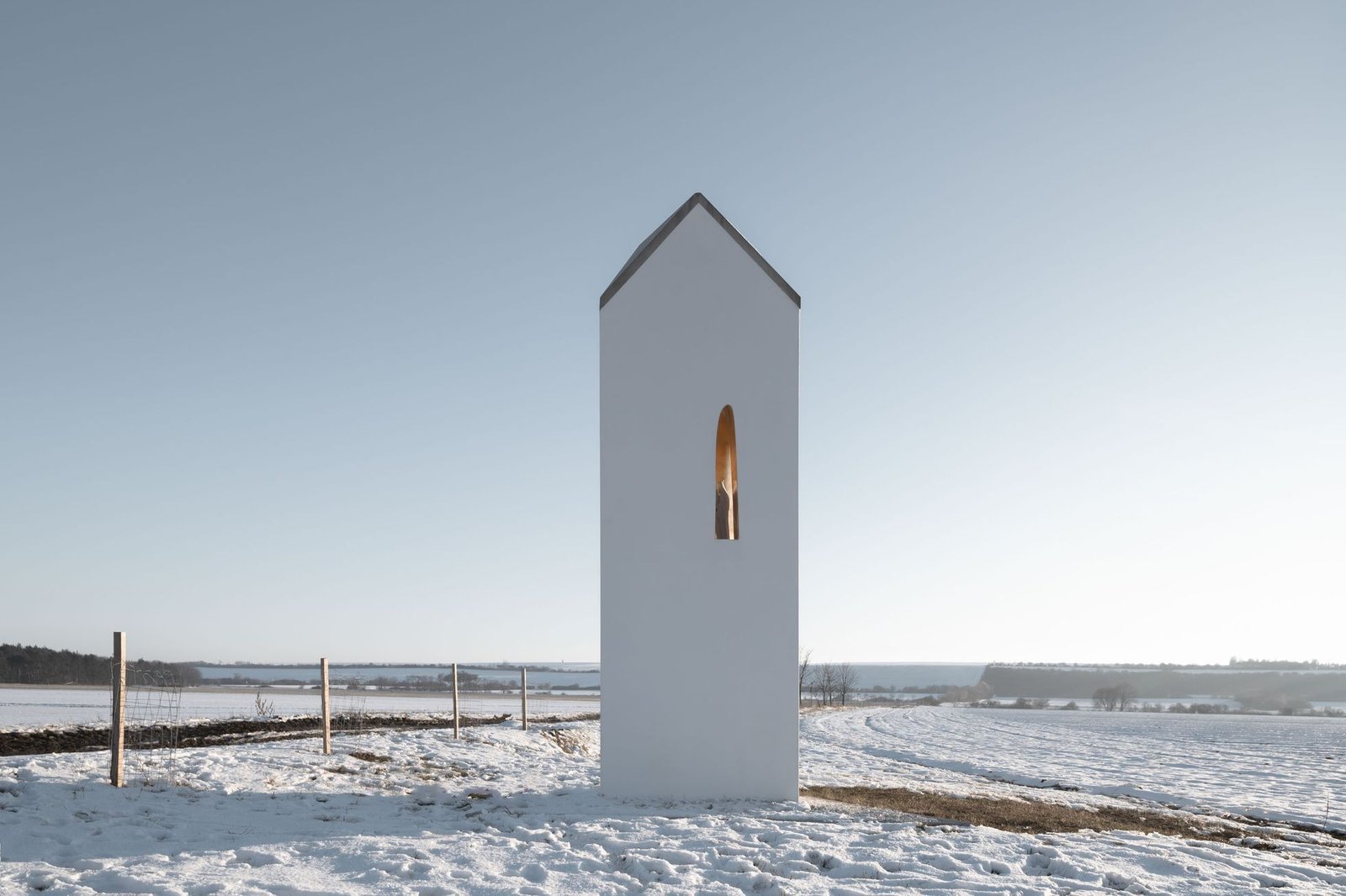 Kaple znovu vítá příchozí jako duchovní rozcestník. Zdobí ji Panna Marie z 3D tisku