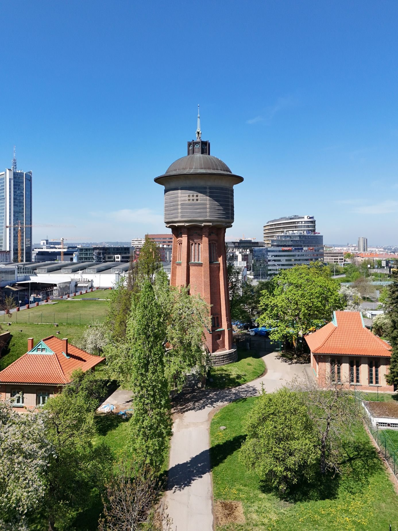 Kotěrova vodárna: Jak si Vršovice postavily věž a s Vinohrady vzdorovaly staré Praze