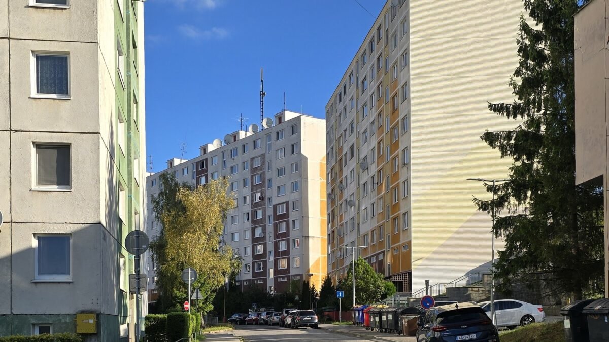 Mesto Považská Bystrica: MIMORIADNA ZMENA TRASY 2 – asfaltovanie cesty ul.Helenská