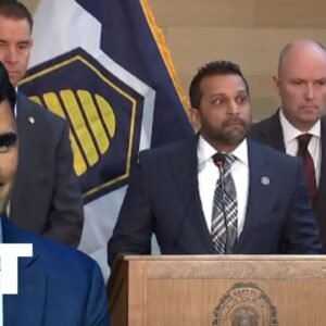 <p><strong>Odpočívaj v pokoji, brat: FBI riaditeľ vzdáva hold Charliemu Kirkovi<...