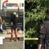 Pamiatka obetiam streľby: Ľudia kladú kvety pred budovu Kirk po tragédii.