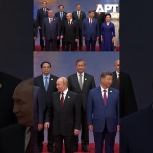 Putin ignoroval pakistanského premiéra Sharifa na summite SCO v Číne.