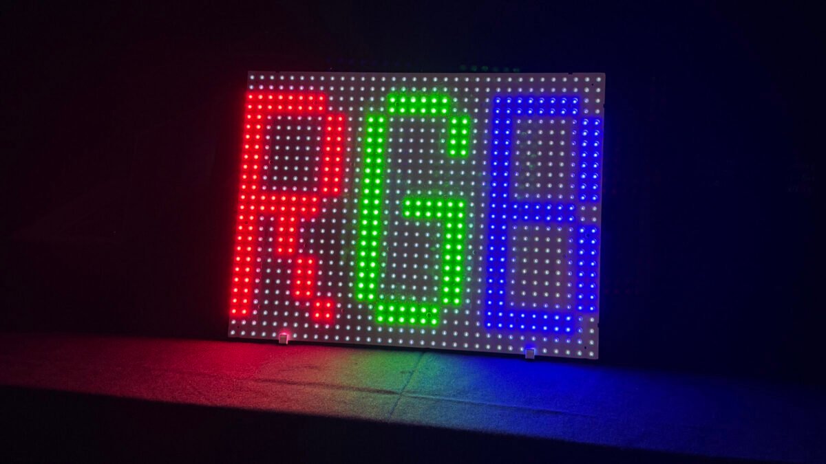 RGB LED televízory môžu byť cenovo dostupné "zabijaky OLED" skôr, RGB LED televízory môžu byť cenovo dostupné „zabijaky OLED“ skôr, ako ktokoľvek očakával