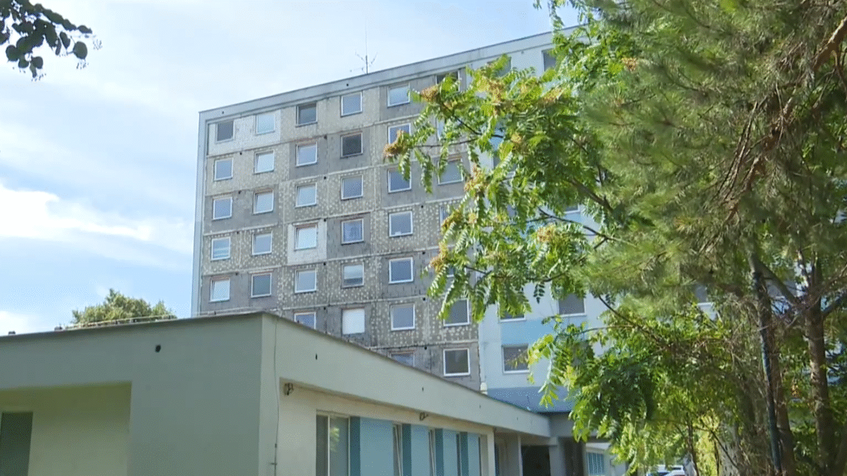 Vyhoretý internát v Nitre je v prevádzke, no v obmedzenom režime.